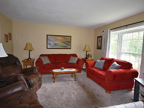 2nd image of 407 Belmont Park Dr