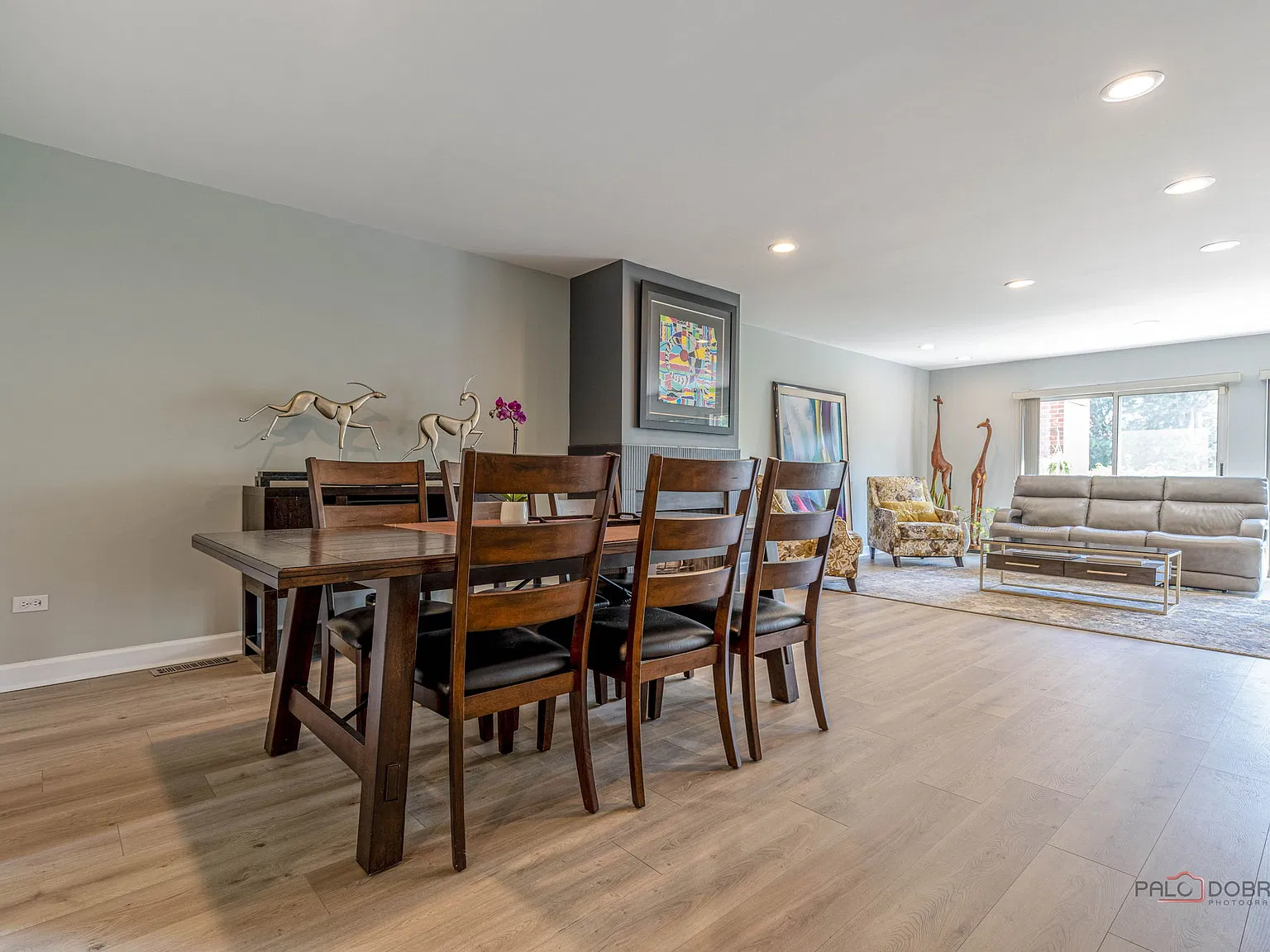 3 bed, 2.5 bath, 2106 sqft, $3,950 — Photo 3