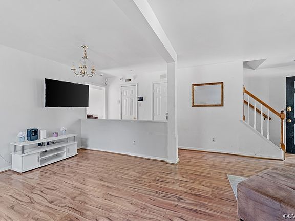 5th image of 4429 Foxtail Ln