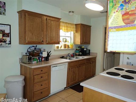 5th image of 37 Shamsie Dr