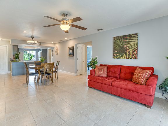 5th image of 4836 Tudor Dr
