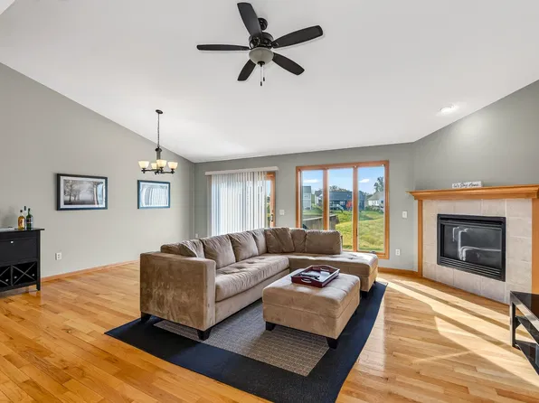 124 Marcie Dr, Brooklyn, WI 53521