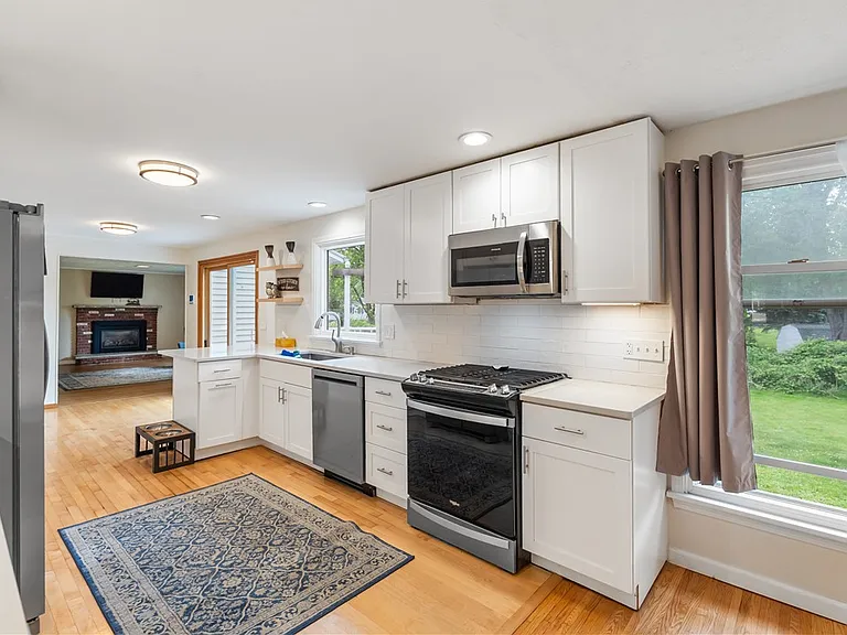 20 Paddington Dr — Photo 28