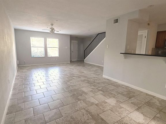 4th image of 703 Castle Ridge Rd APT B