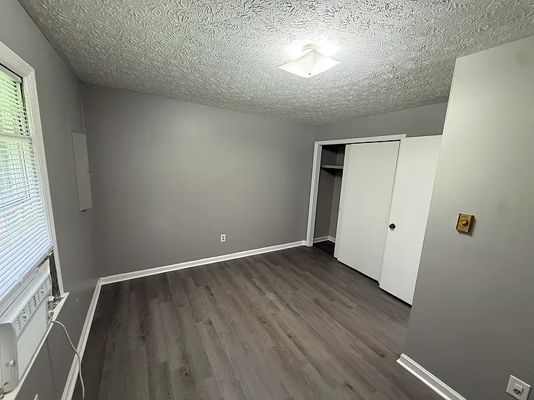 327 Garden Park Dr #B — Photo 9
