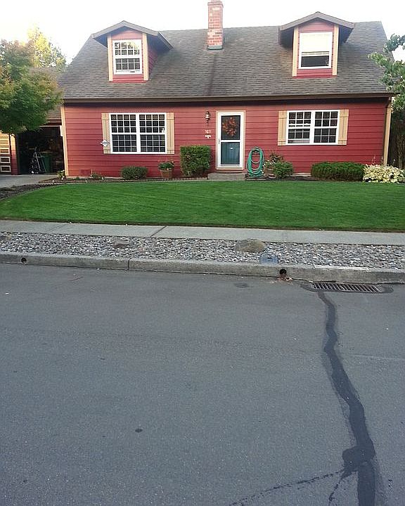 2nd image of 1611 SE Beaver Creek Ln