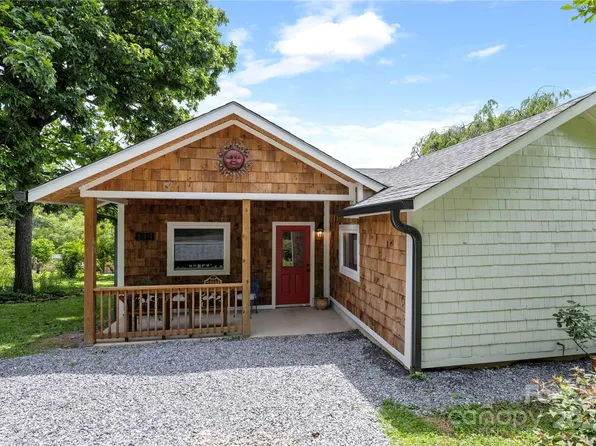 111 Altamahaw Ave, Black Mountain, NC 28711