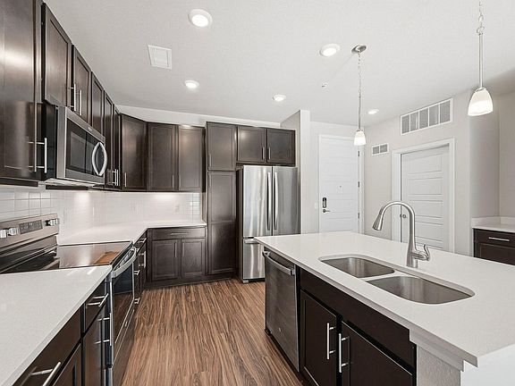 3rd image of 420 E Fremont Pl #206