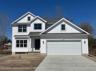 717 Little Creek Path, Perry, MI 48872