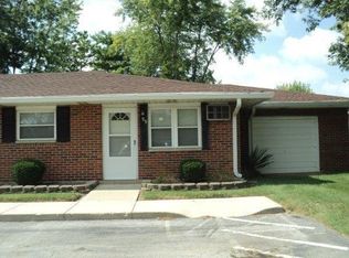 99 Scott Dr, Englewood, OH