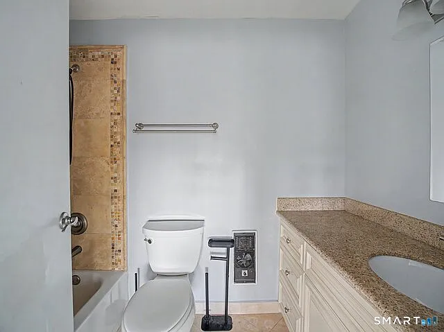 104 North St #604 — Photo 20