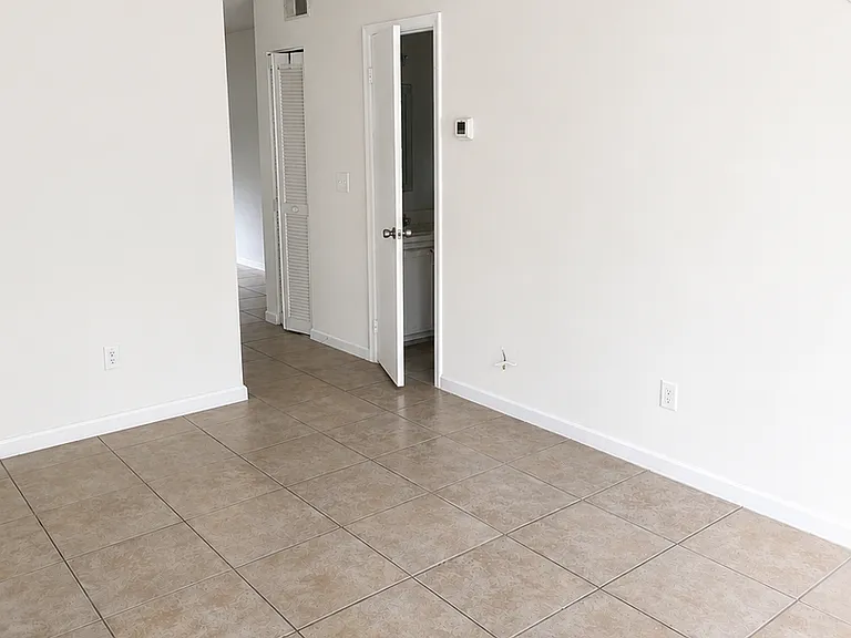 142 Braly Dr — Photo 2