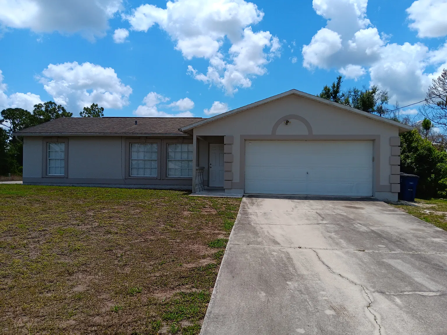 3 bed, 1053 sqft, $1,800 — Photo 1