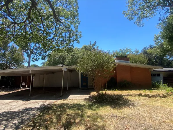 2926 Eric Ln, Farmers Branch, TX 75234