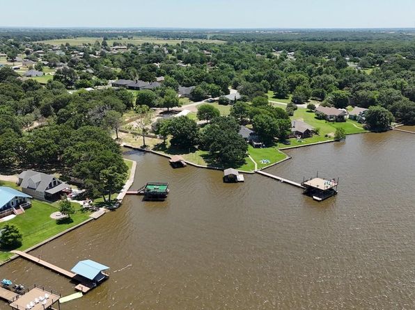 219 Seacraft Dr, Mabank, TX 75156