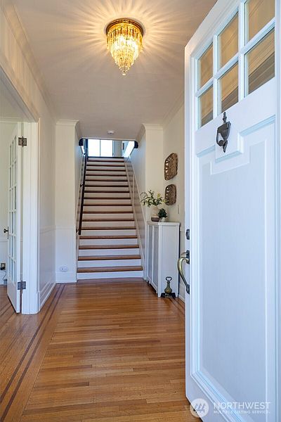 4th image of 2822 10th Avenue E