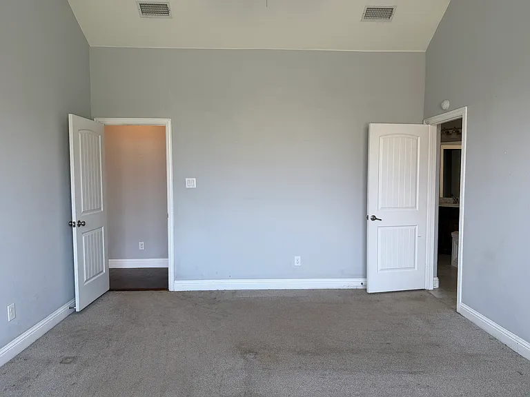 2417 Kingsgate Dr — Photo 13