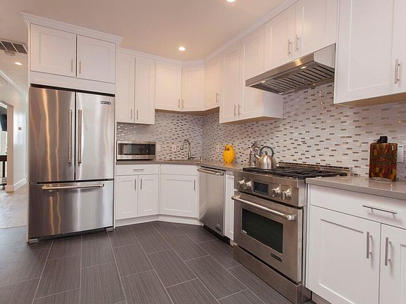 4th image of 599 41st Ave