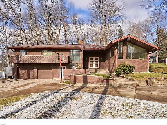 2nd image of 2779 Fort Island Dr