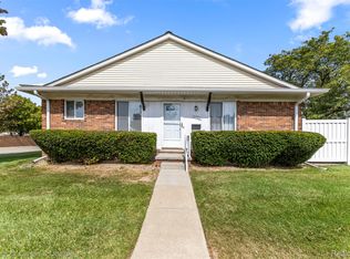 12792 Elaine Dr, Southgate, MI 48195