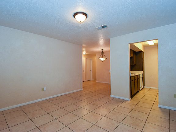 4th image of 1503 Barcelona Way Dr