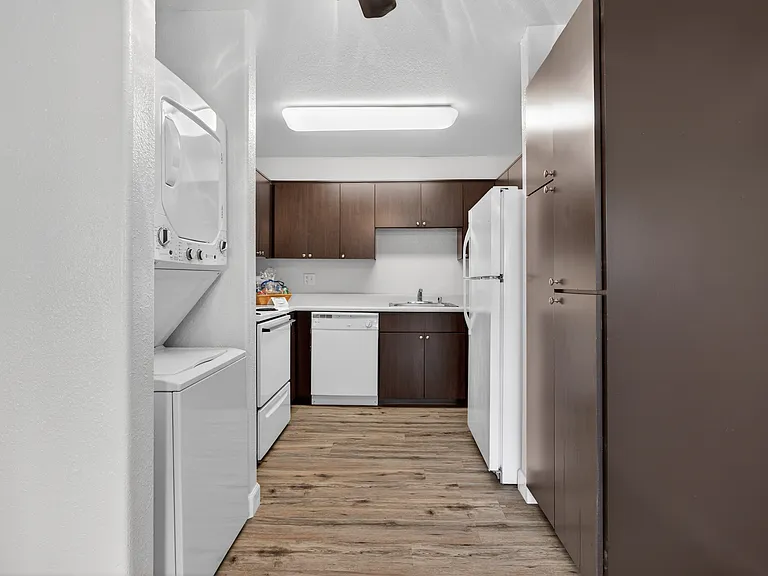 Spring Meadows Apartments — Photo 14