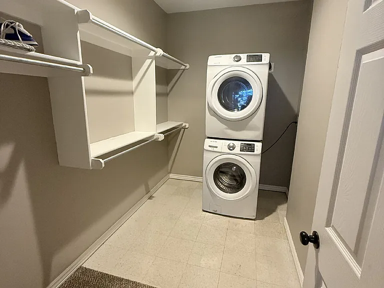 2225 N Gatewood Ave #B — Photo 5