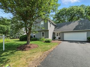 1168 Banbury Cir, Naperville, IL 60540