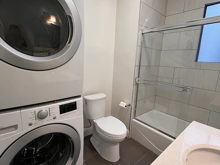 2280 Pine St #205 — Photo 5