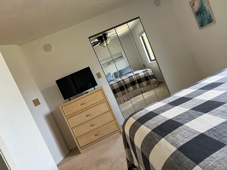 513 W Lakeshore Dr — Photo 15