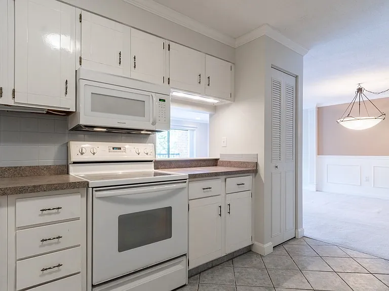 1 Summit Dr — Photo 18