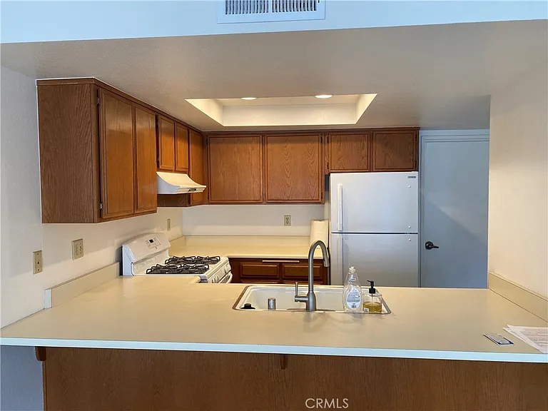 805 W Grondahl St — Photo 24