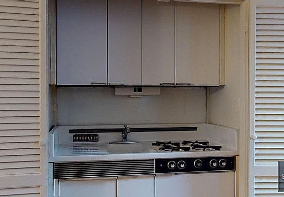5th image of 246 E 45th St APT 3M