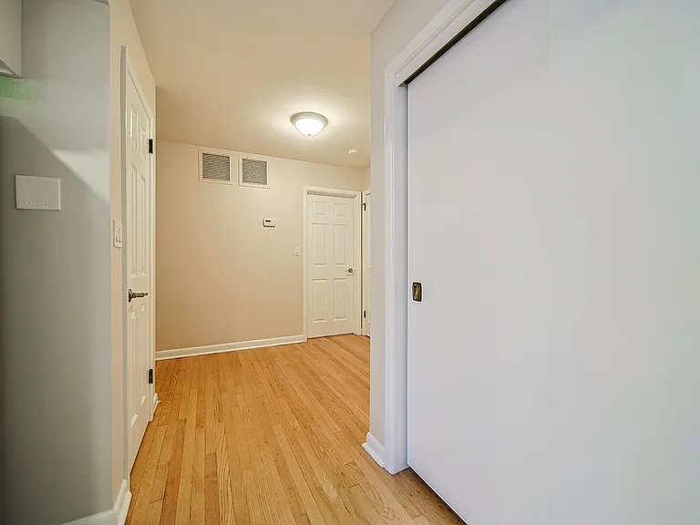 1227 Inwood Ter #1F — Photo 7