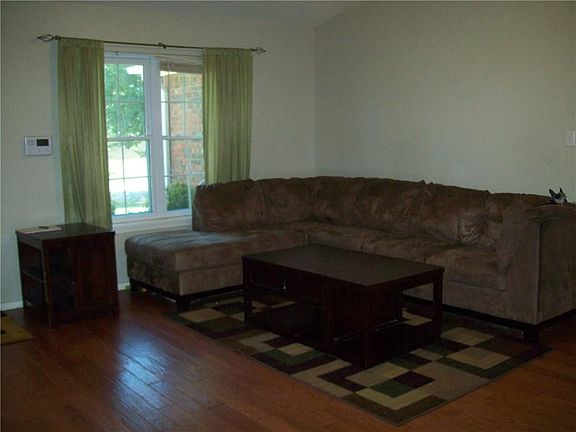 3rd image of 3728 Kingsberry Dr