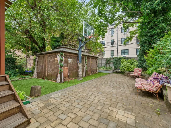 455 East 28th Street image 24 of 28