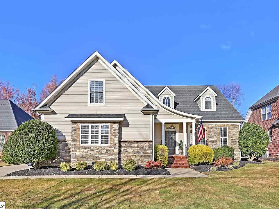 1st image of 102 Holland Trace Cir