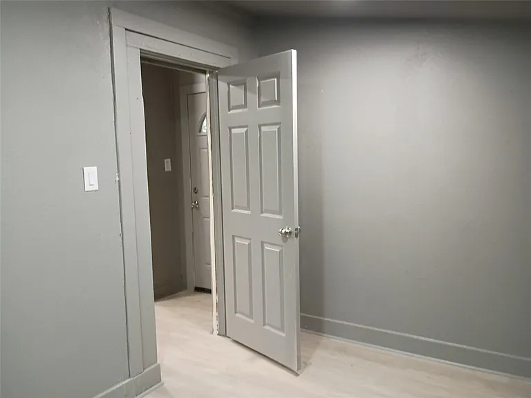 7815 Dayton St — Photo 20