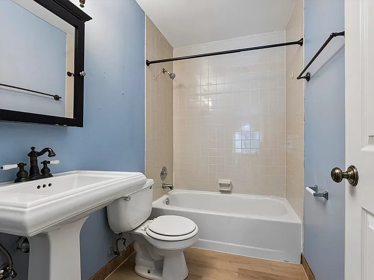 441 Park Ridge Ln #G — Photo 8