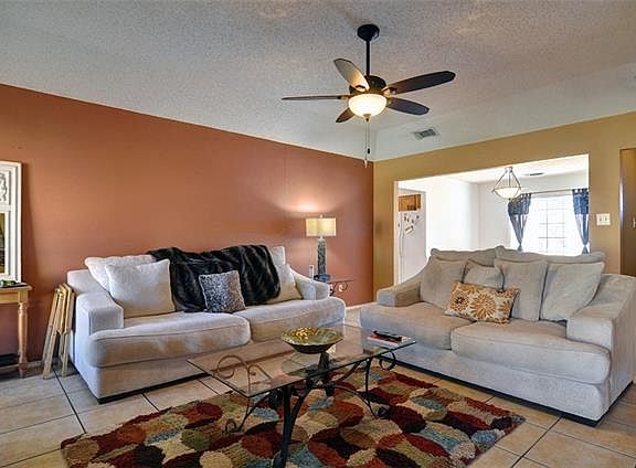 4th image of 302 Bryan Pl