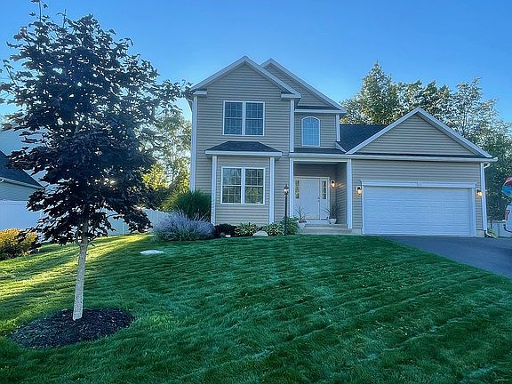 2nd image of 11 Kaleen Dr