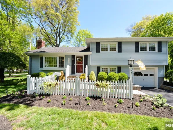66 Hurley Ave, Wyckoff, NJ 07481