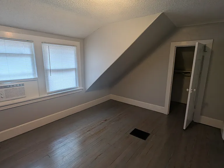 1411 Neosho St — Photo 9