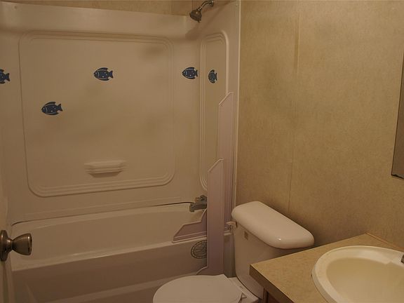 4th image of 601 Clear Lake Rd Unit B