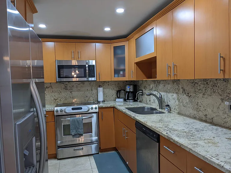 400 Kings Point Dr #105 — Photo 13