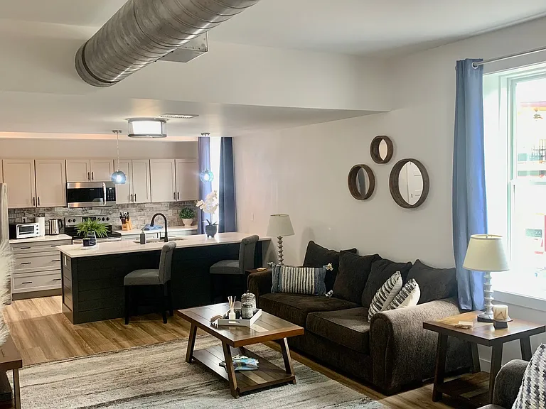30 N Franklin St #200 — Photo 2
