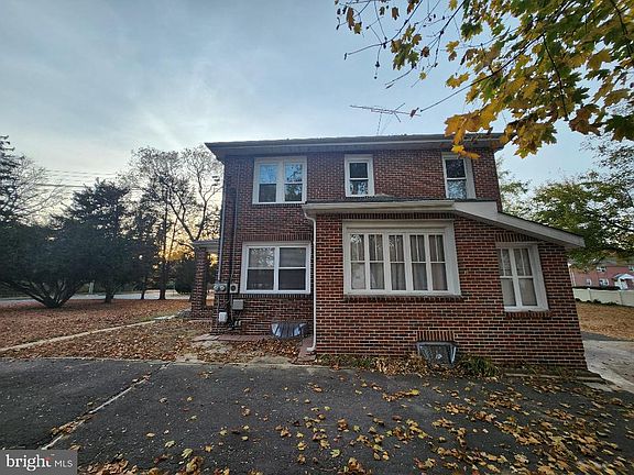 3rd image of 2198 E Landis Ave