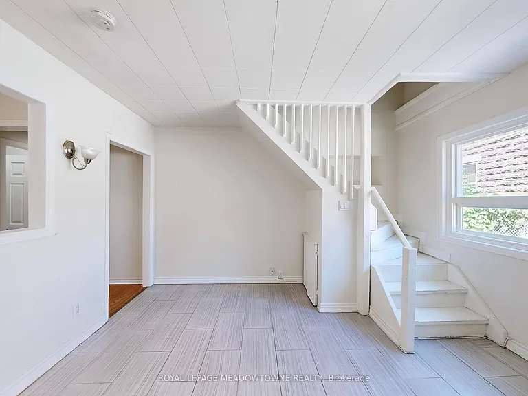 12 Wesleyan St #1 — Photo 4