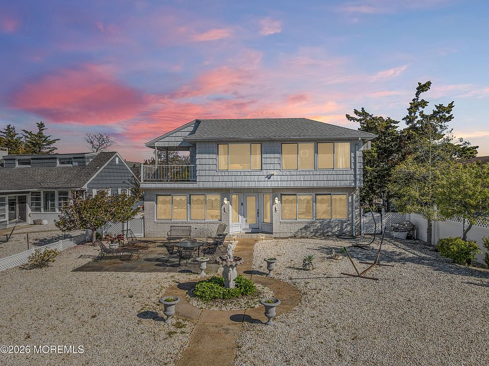 1st image of 22 Dickman Drive