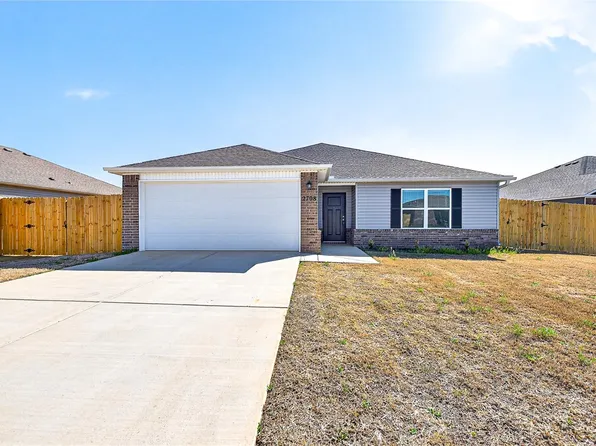 2708 Bass St, Pea Ridge, AR 72751